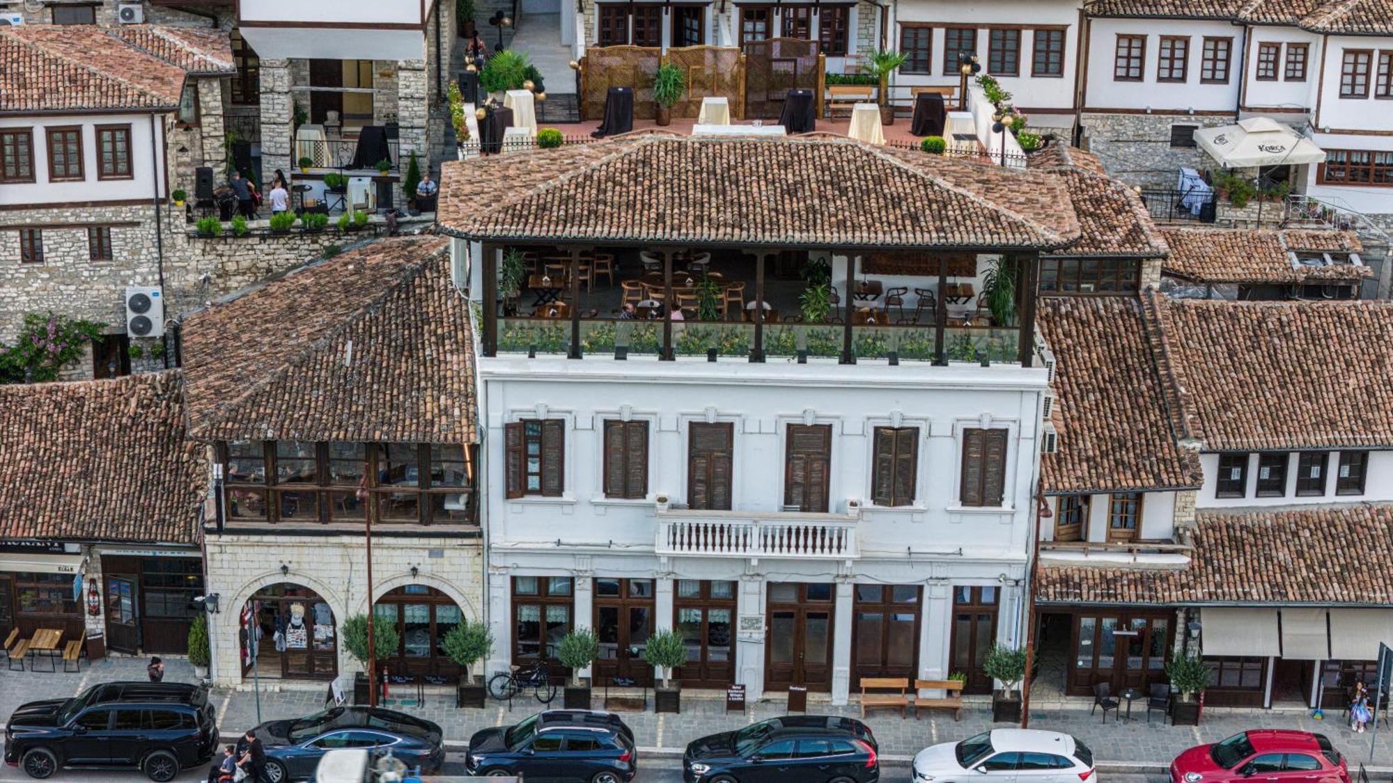 White House Boutique Hotel & Restaurant - Since 1999 Berat Luaran gambar