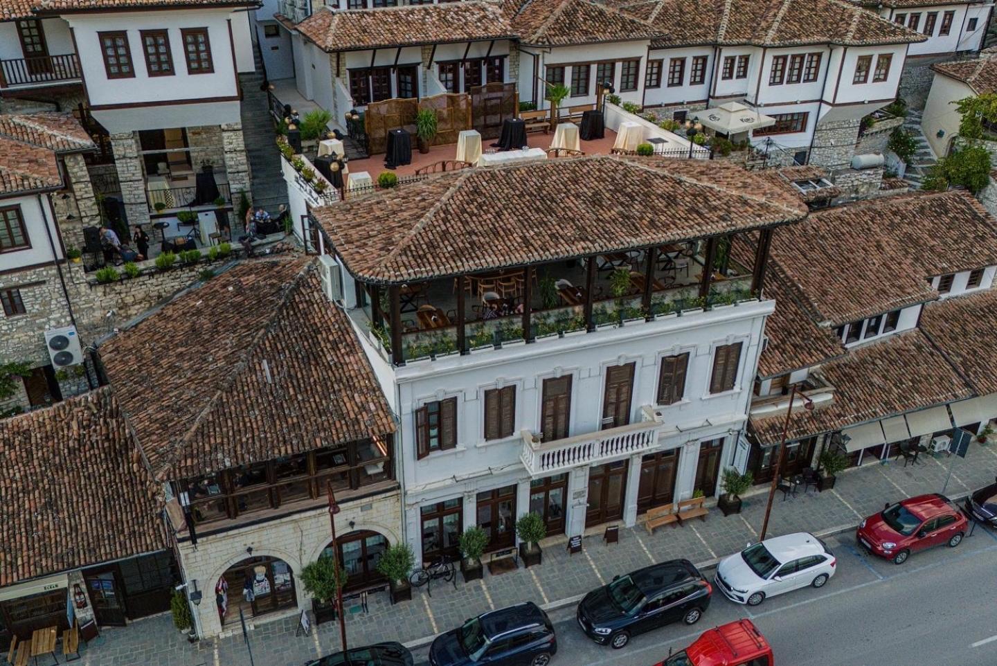 White House Boutique Hotel & Restaurant - Since 1999 Berat Luaran gambar