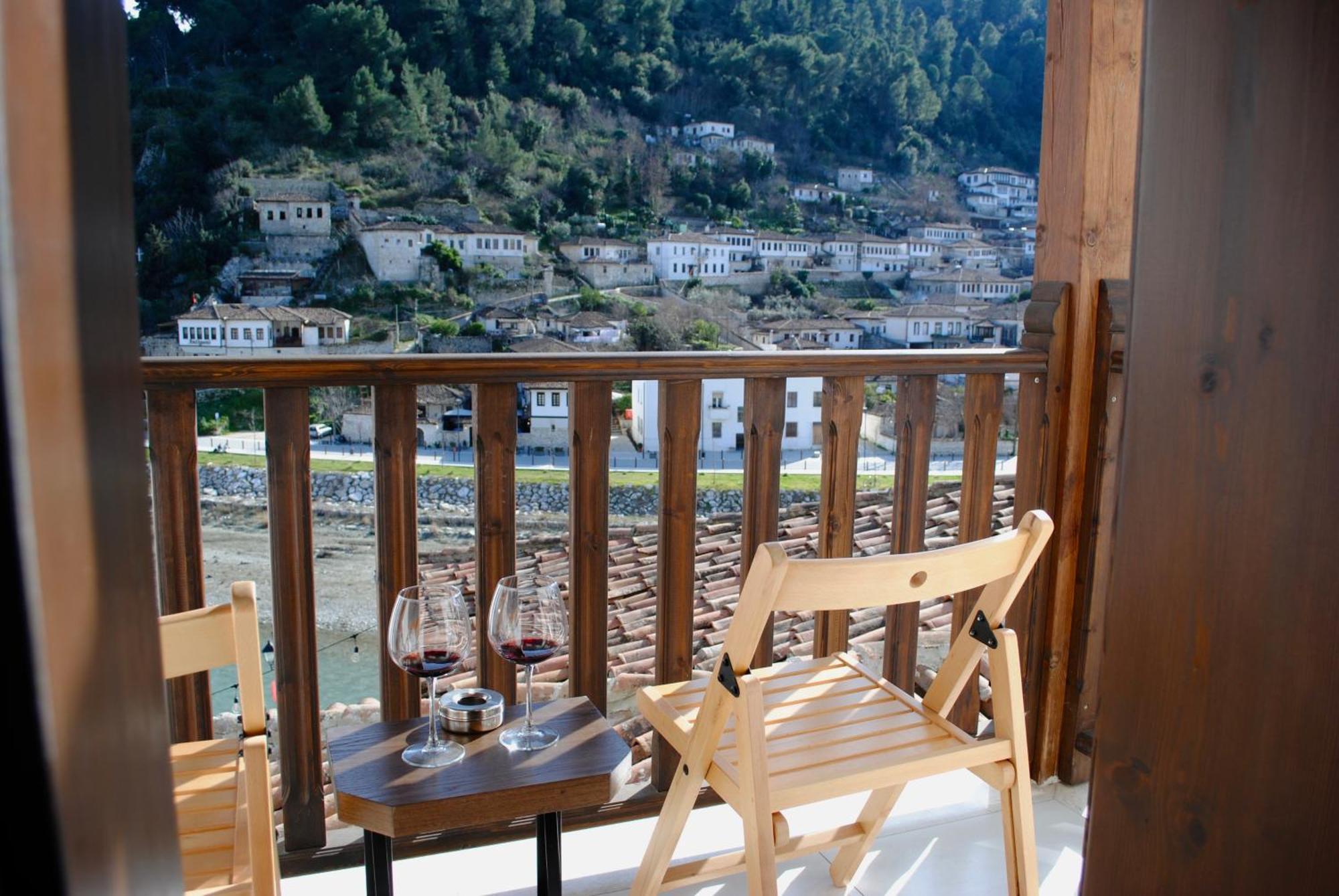 White House Boutique Hotel & Restaurant - Since 1999 Berat Luaran gambar