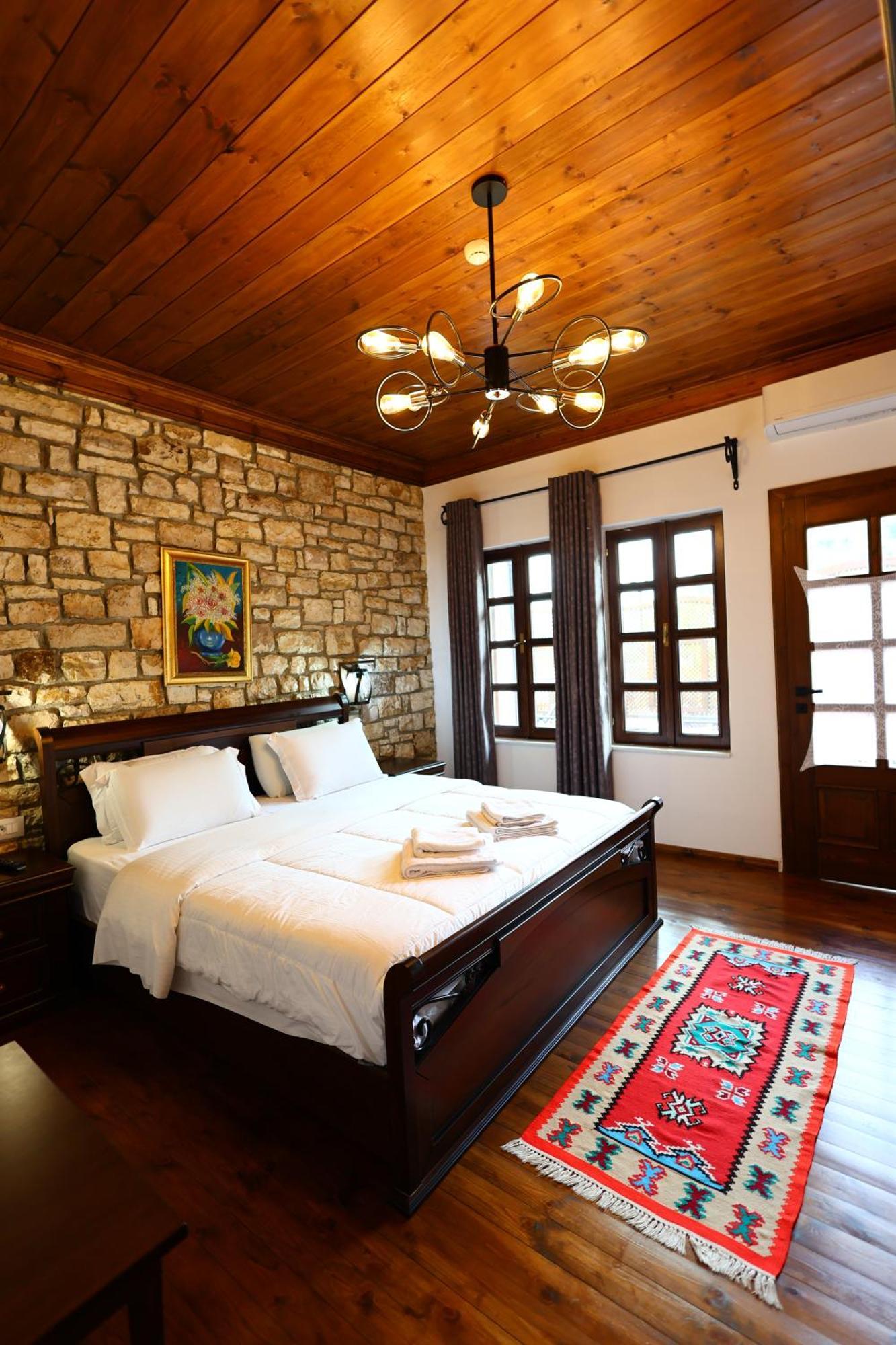 White House Boutique Hotel & Restaurant - Since 1999 Berat Luaran gambar