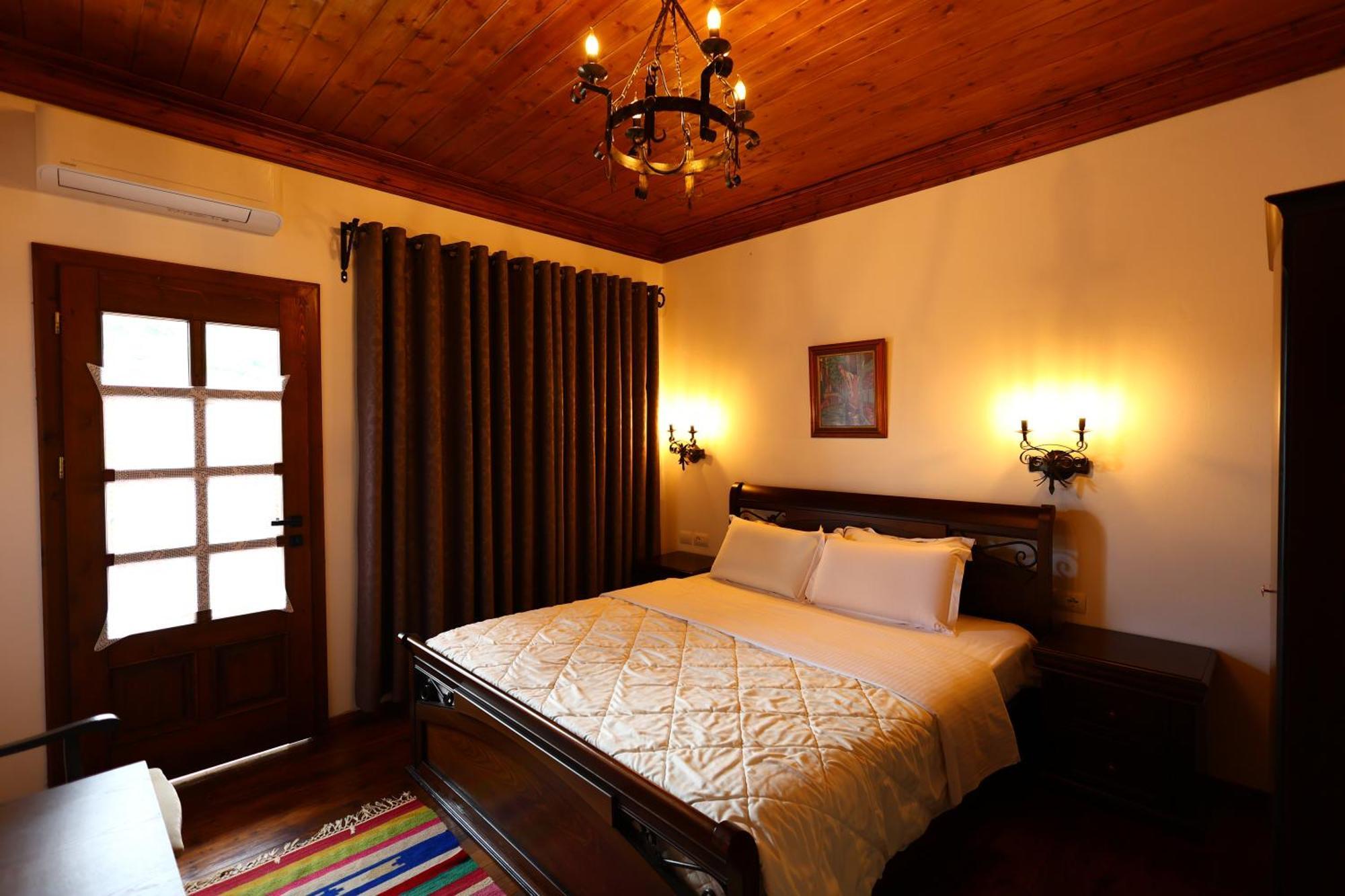 White House Boutique Hotel & Restaurant - Since 1999 Berat Luaran gambar